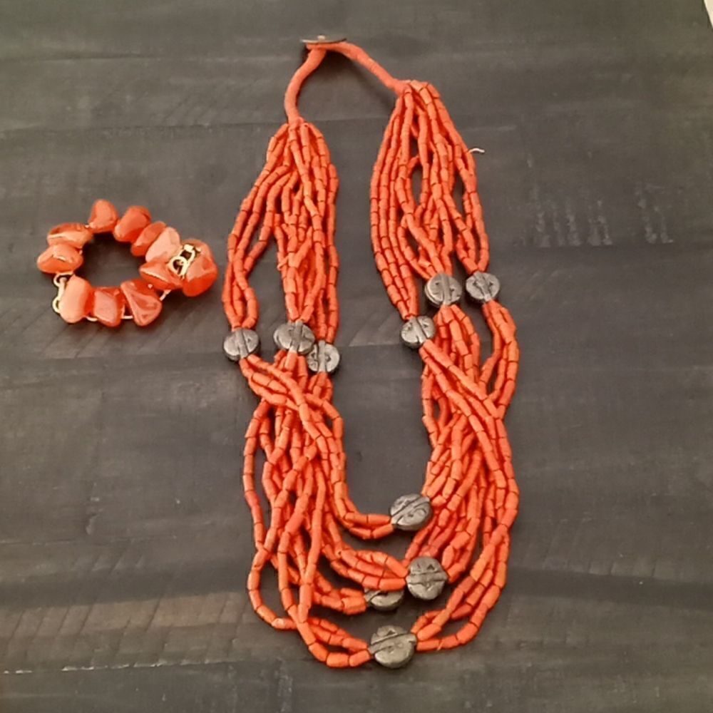 Necklace bracelet set